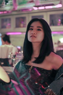 时尚与经典的碰撞—年轻女性对旗袍的重新解读